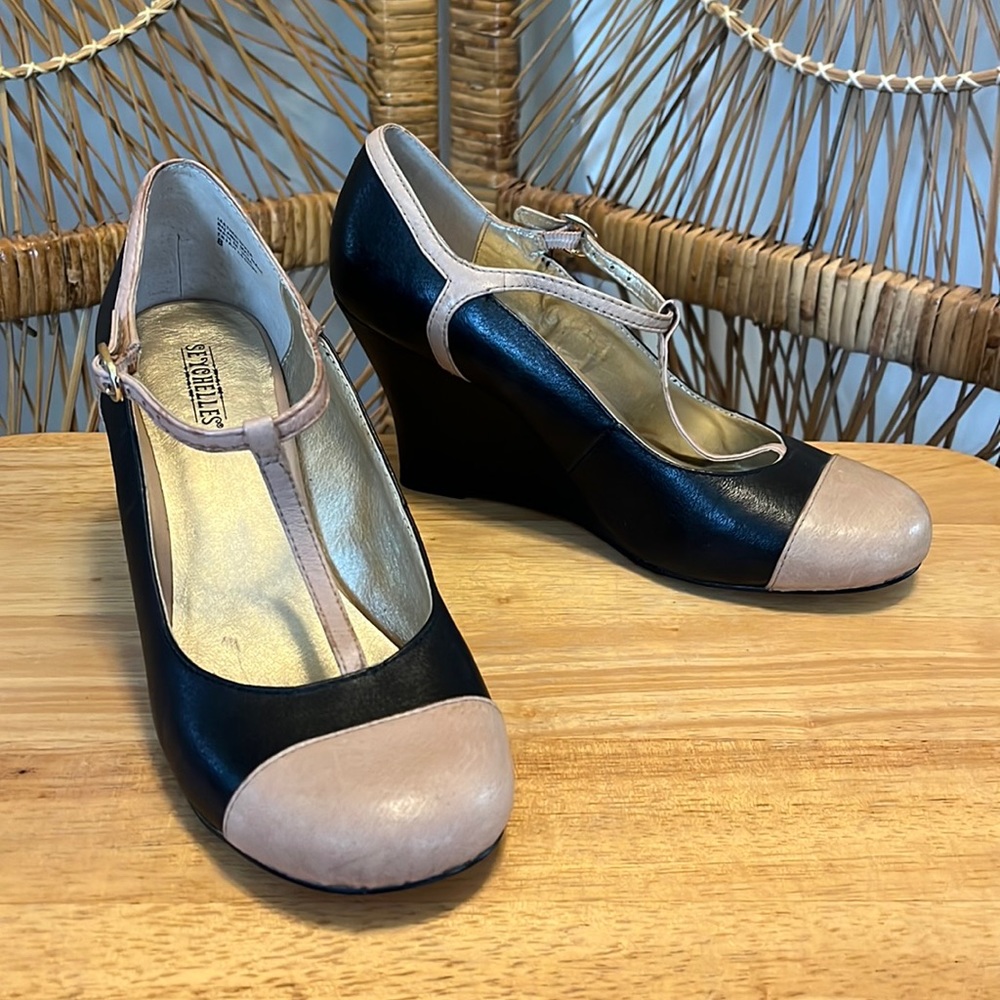 Seychelles Black and Tan Cap Toe T-Strap Wedges - Size 8